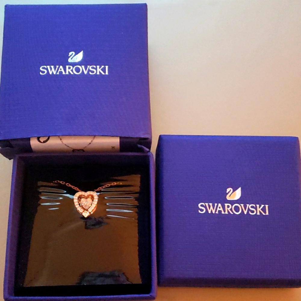 SWAROVSKI Dancing Heart Necklace